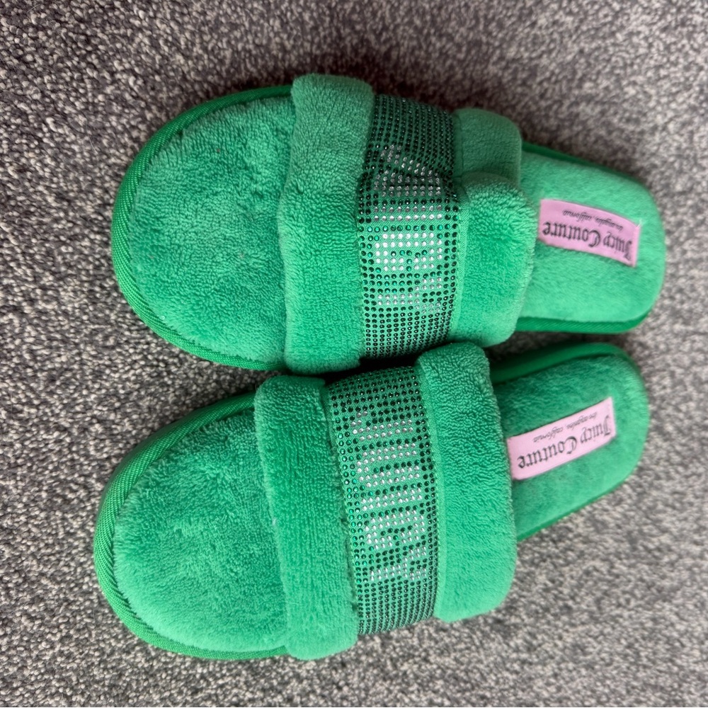 Juicy Couture Vibrant Green Plush Slides - Picture 2 of 3